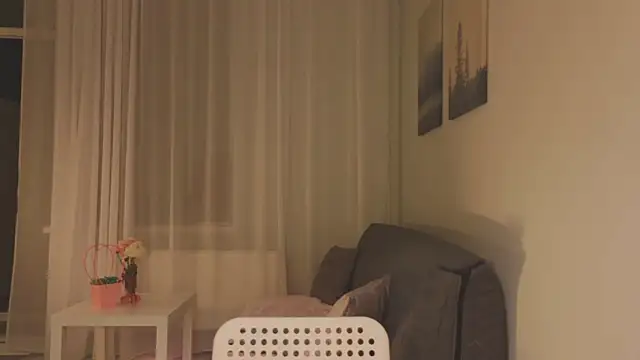 Mia_Luw webcam