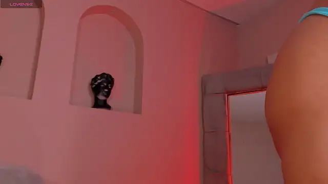 AmbarJames_ webcam