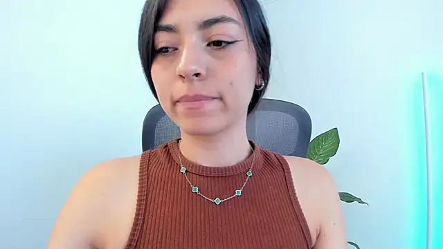 canelleGarces webcam