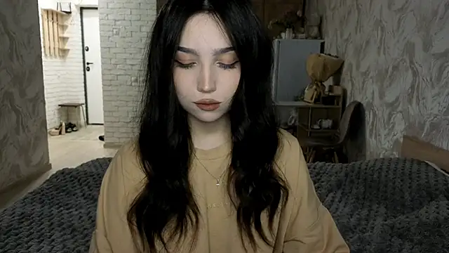 Qwami_Amie webcam