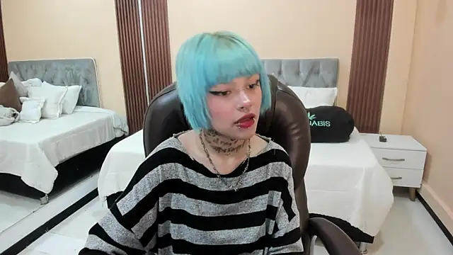 Bela_Craxkerr webcam