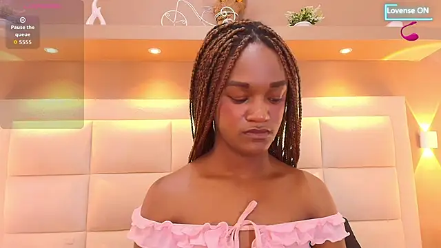 Chloebrunnie webcam