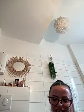 SkinnyLilly webcam