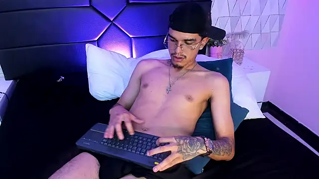 TysonRiggs webcam