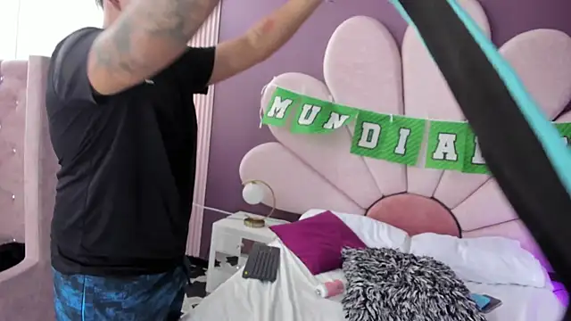 KaillyandLiam webcam