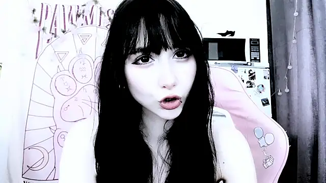 Holy420lolii webcam