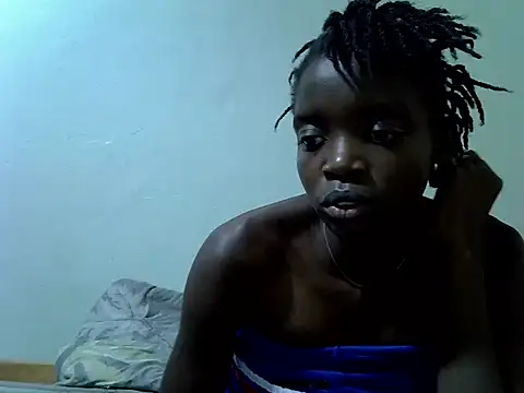 Watch Pretty_min live on EroticFlix - High definition streams