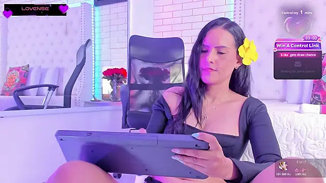 Coco_Balenciaga_ webcam