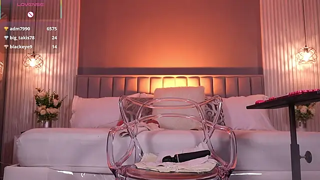 valerynova (Ask my age) - teasing oiled tits