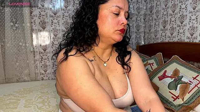 Watch Foxyfox_realsex live on EroticFlix - High definition streams