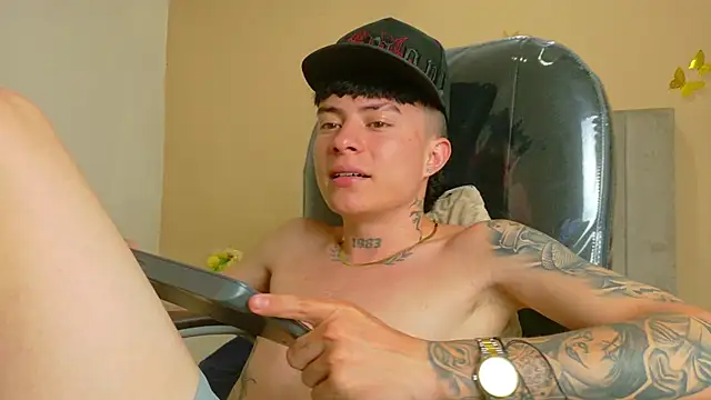 Nascary_Fox webcam