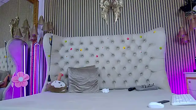 PlayfulShow webcam