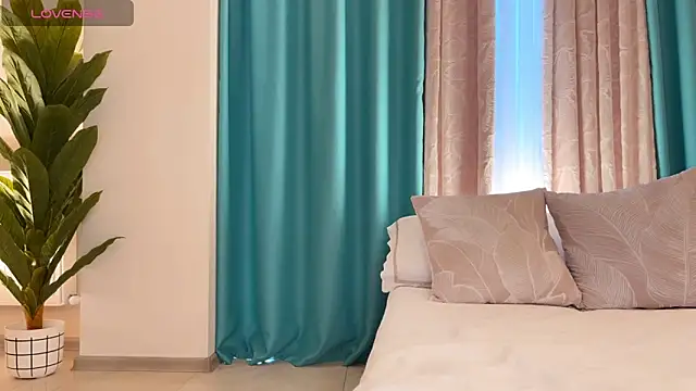 UrGoddessJenny webcam