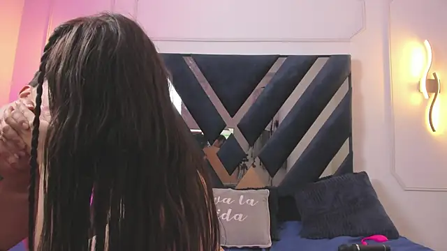 Ambar_a_Camilo live cam on StripChat