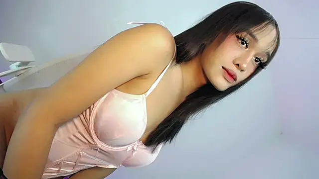 Model: SassyEnchantressx