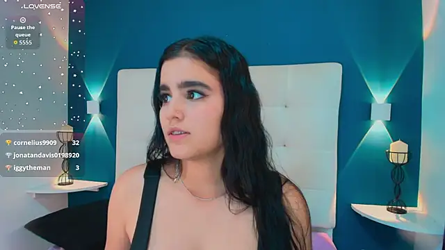 MiaaCarter_ webcam