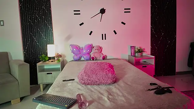 aurora_petitee webcam