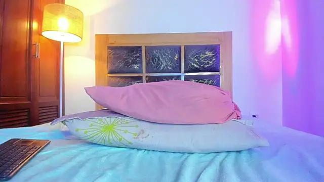 Zoe_sky1 webcam