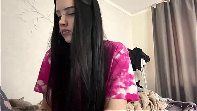 Watch LouisePavlides live on EroticFlix - High definition streams