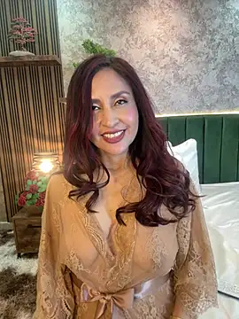 Watch MonicaMoret live on EroticFlix - High definition streams