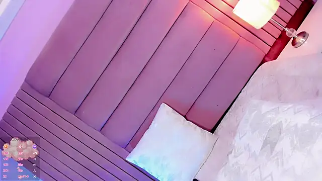 Camille_deluxe webcam