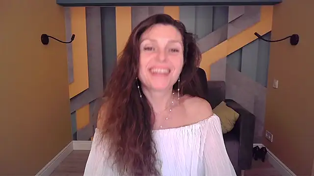 EllaLong webcam