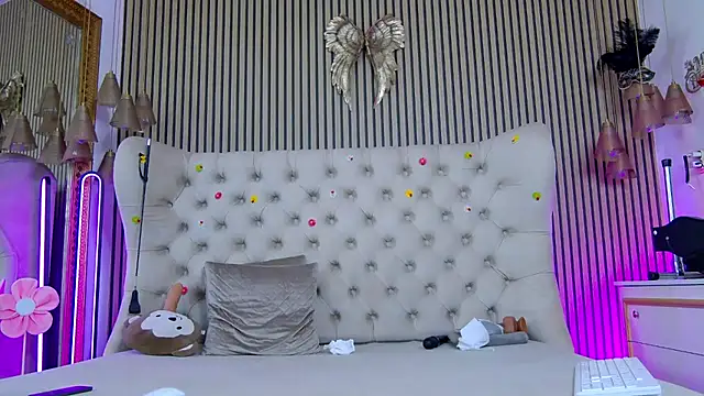 PlayfulShow webcam