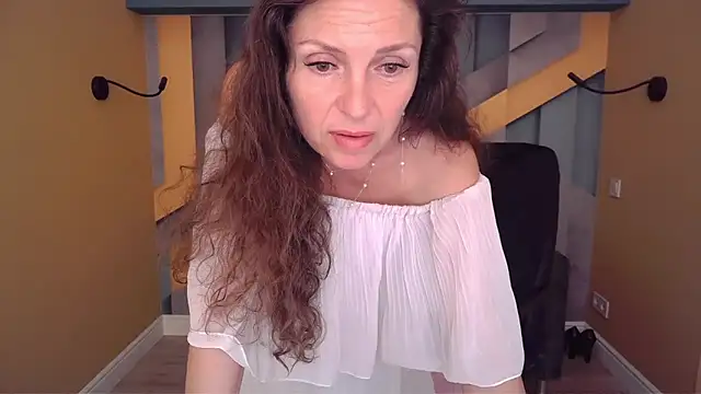 EllaLong webcam