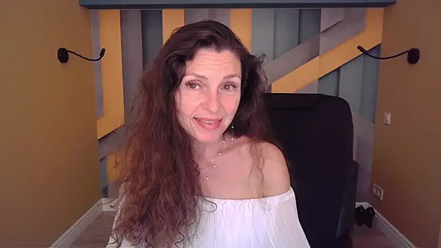 EllaLong webcam