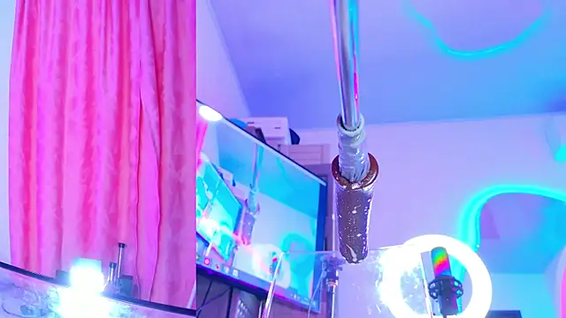 NathaxaLeans webcam