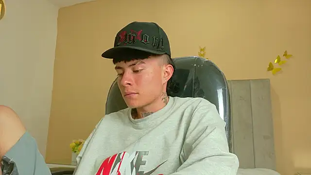 Nascary_Fox webcam