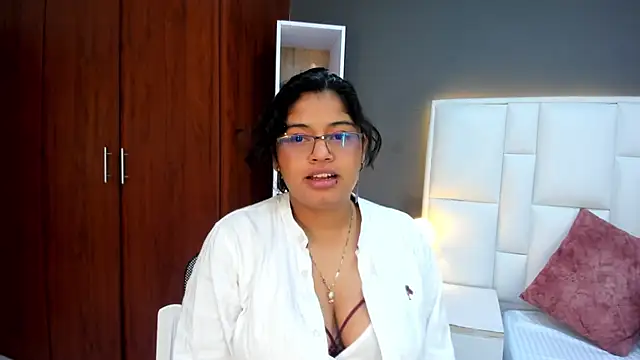yeral2017 live cam on StripChat