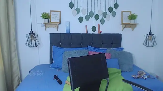 Emma_hassani webcam