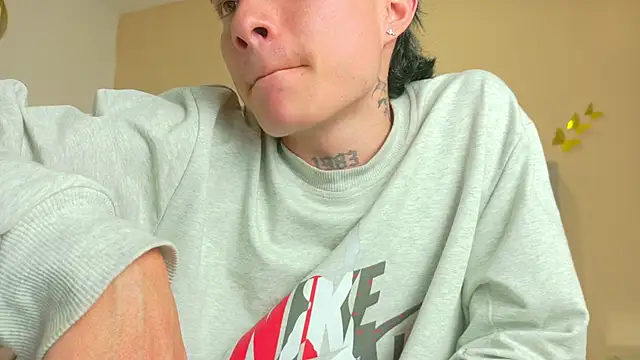 Nascary_Fox webcam
