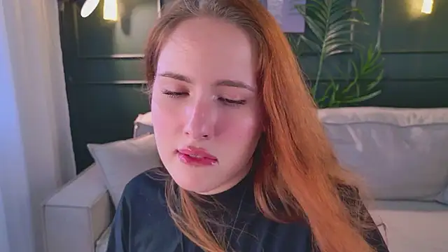 ChloeAster webcam