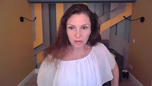 EllaLong webcam