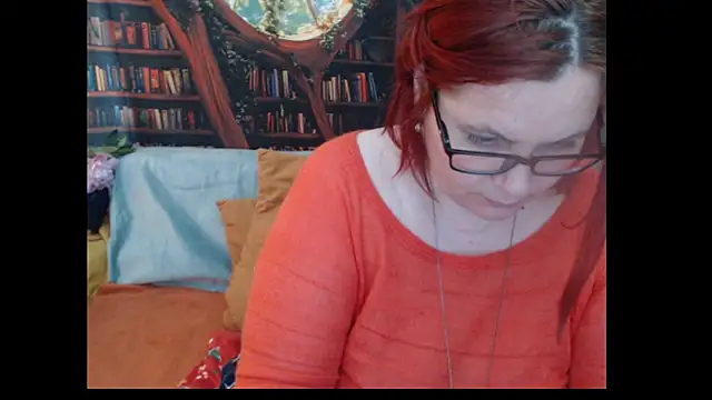 PlayfullMature webcam