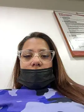 Pretty__Milf webcam