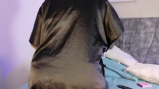 MadisonCollinss_ webcam