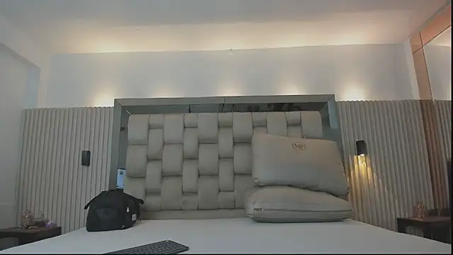 noah_pariss webcam