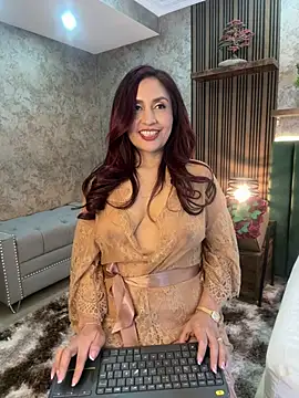 Watch MonicaMoret live on EroticFlix - High definition streams