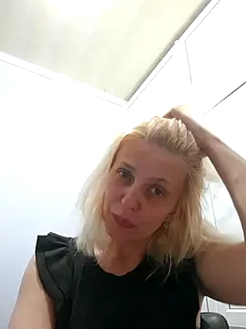 Watch MiaLove183 live on EroticFlix - High definition streams