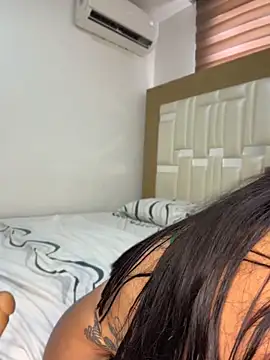 Watch emily-Hornyy live on EroticFlix - High definition streams