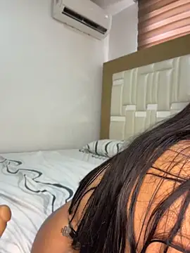Watch emily-Hornyy live on EroticFlix - High definition streams