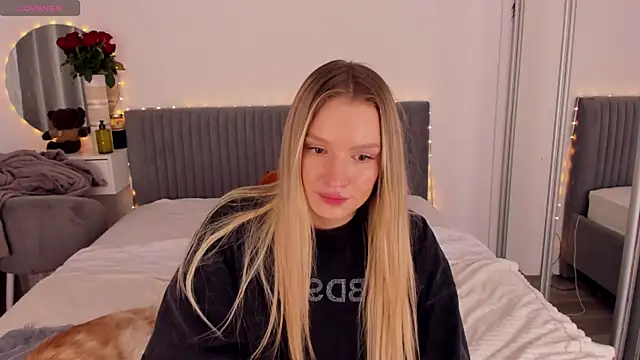 CassieRayss live cam on StripChat