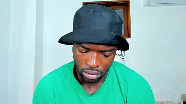 Dylan_Taylor webcam