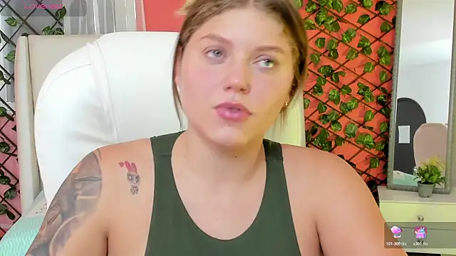 alaia_greyy webcam