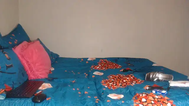PIXIEBITCHXXX26 webcam