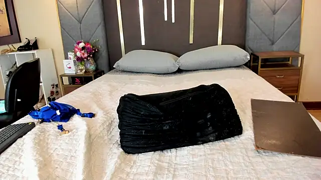 SofiiMontes webcam