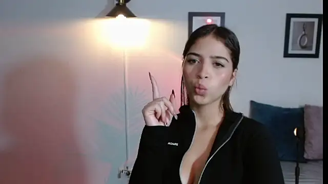 Tiffany_Bu webcam